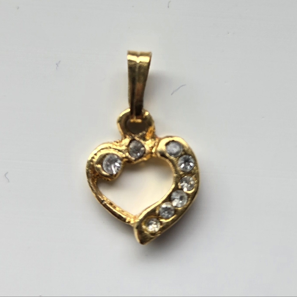 Vintage Heart Pendant White Rhinestone Gold Tone